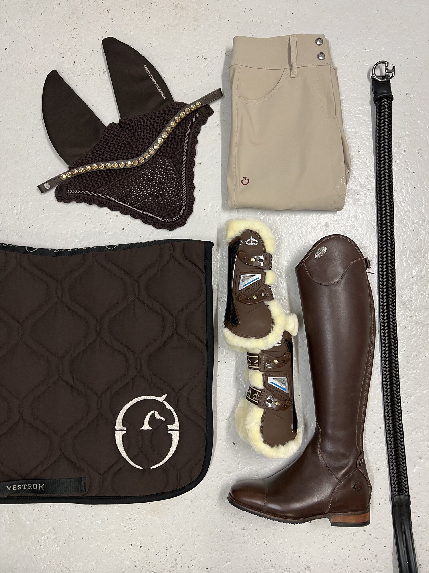 https://www.hogstaonline.eu/pub_docs/files/ShoppaLooken/brunlook.jpg